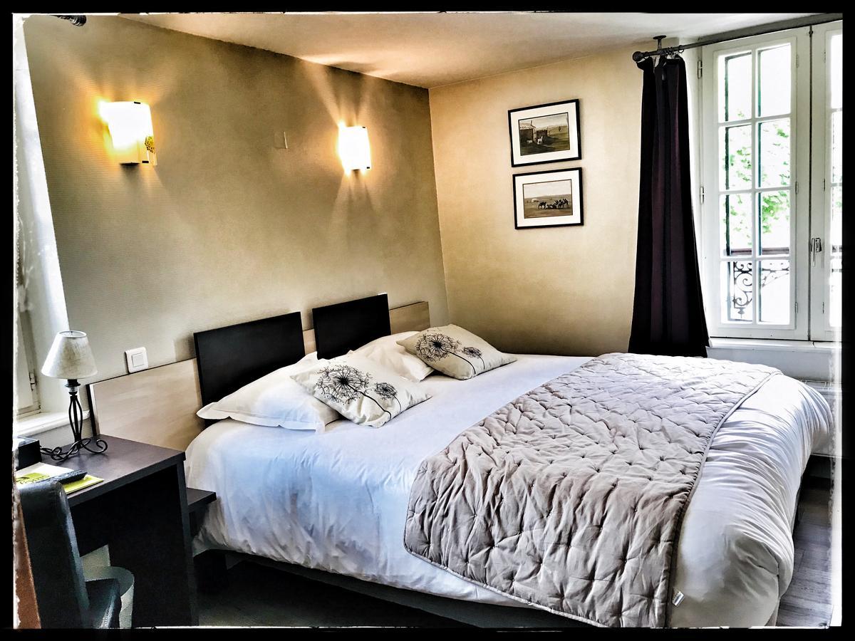 Logis Hotel La Foret Senonches Luaran gambar